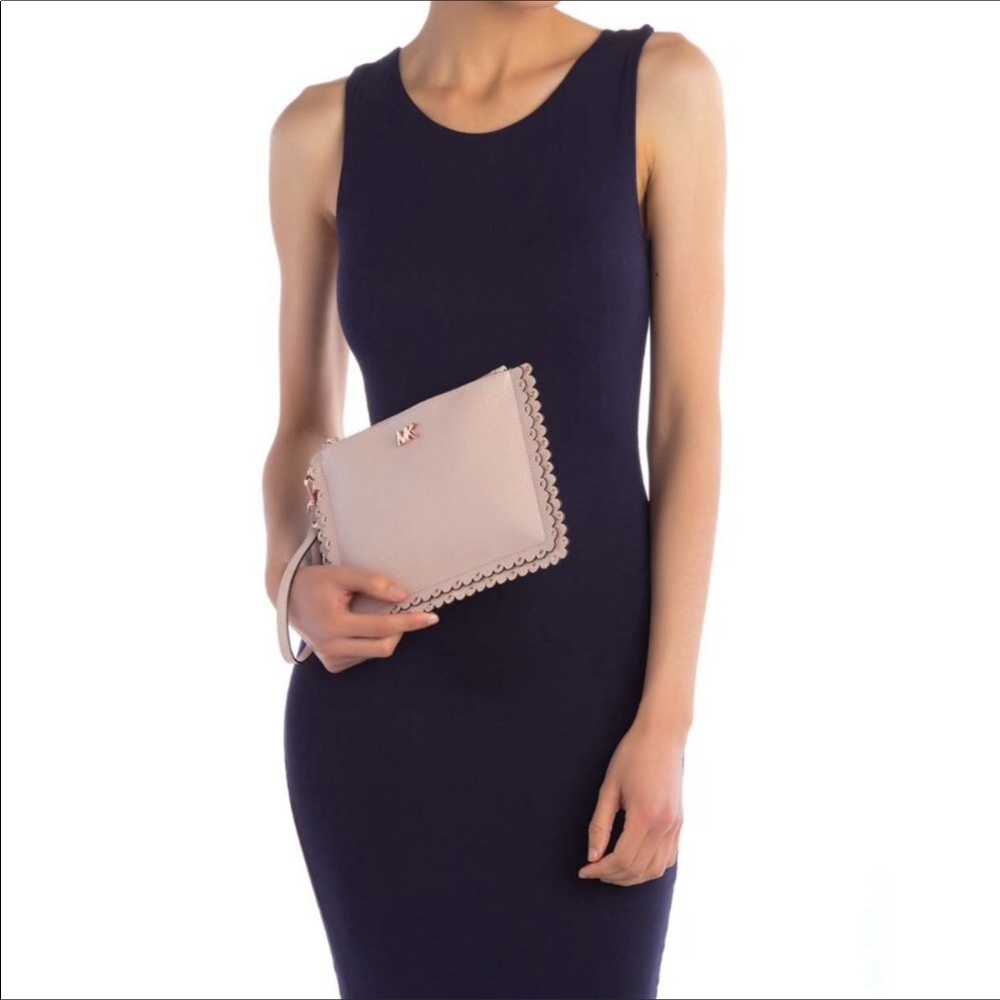 🆕 Michael Kors pale pink petal leather wristlet